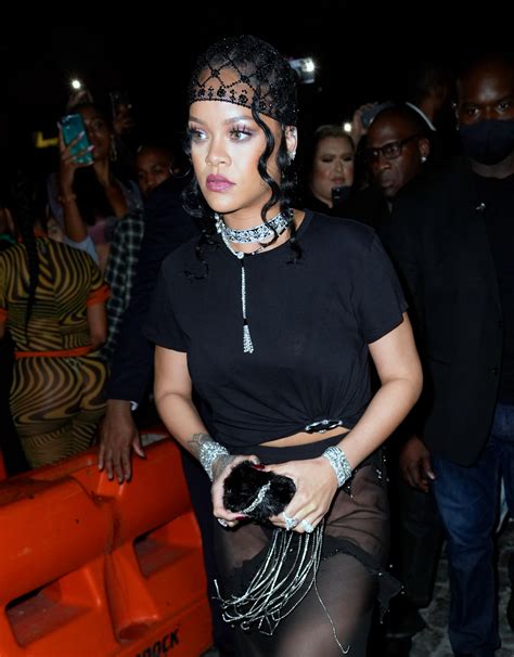 Met Gala 2021 Rihanna Sparks A New Trend At Her Met Gala After Party Vogue