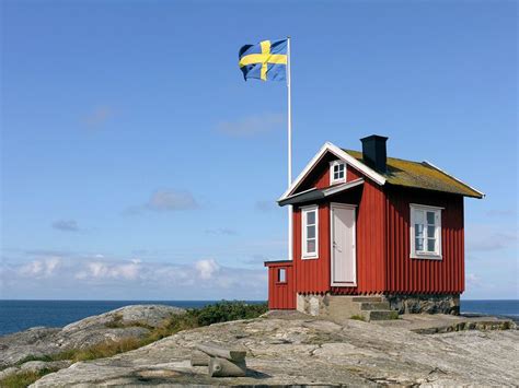 Möchten sie beeren und pilze in riesigen wäldern sammeln, in schönen seen oder im salzigen meerwasser baden? Ferienhaus & Ferienwohnung in Schweden mieten