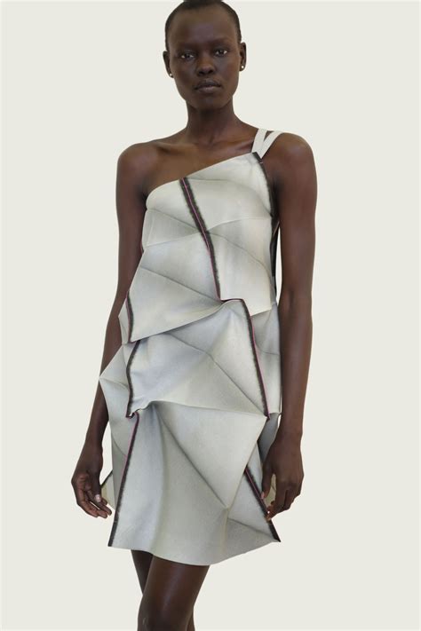 Find out about fashion designer issey miyake: Pin by Amanda Martin on trends | Origami fashion, Japanese ...