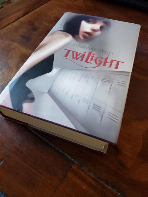 A Rare Twilight Book Cover! : twilight