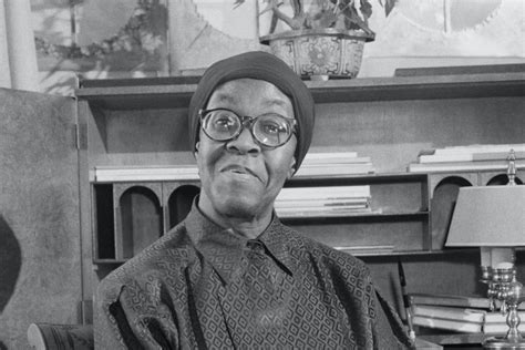 The poem kitchenette building, by gwendolyn brooks, is a rather depressing outlook on those in poverty. Gwendolyn Brooks: "kitchenette building" by… | Poetry ...