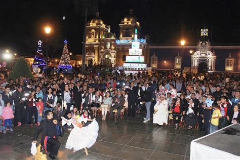 Se Inaugura El Festival Navideño Luces Y Colores En La Plaza De Armas