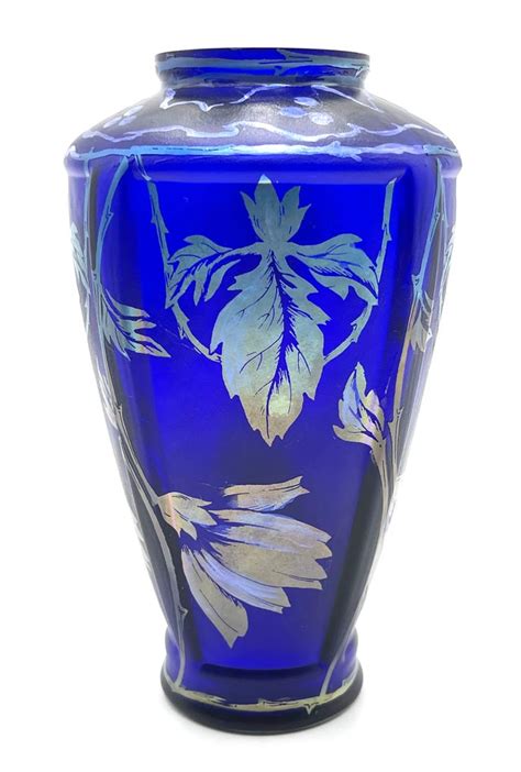 Fenton Favrene Vase