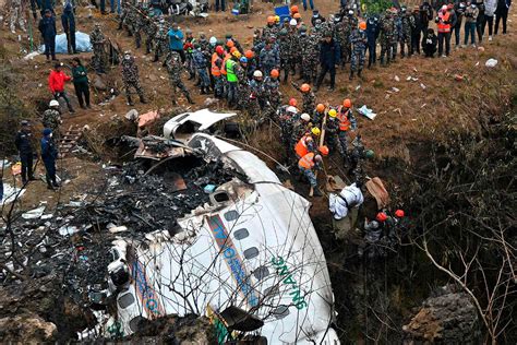 Nepal Llora A Las Víctimas Del Accidente Aéreo