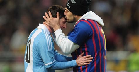 Lionel Messi Gets A Kiss From Fan During Sweden Argentina Pictures Huffpost Uk