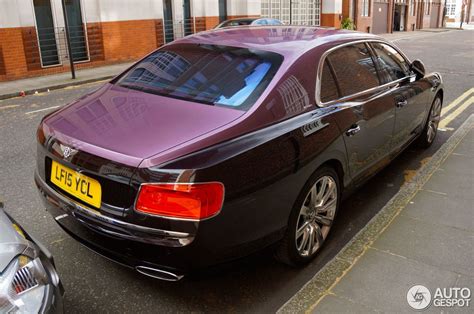 Two-tone bentley flying spur looks very risky