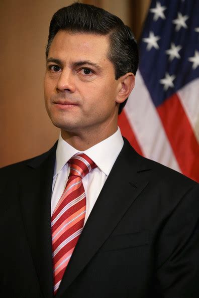 Enrique is a specialized publisher in creating arguments for promotional campaigns of libraries. Enrique Pena Nieto Photos Photos - Pelosi Meets With ...