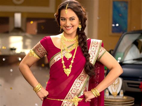Pin By Sana Khan On Style Outfits Sonakshi Sinha Saree Indian Women