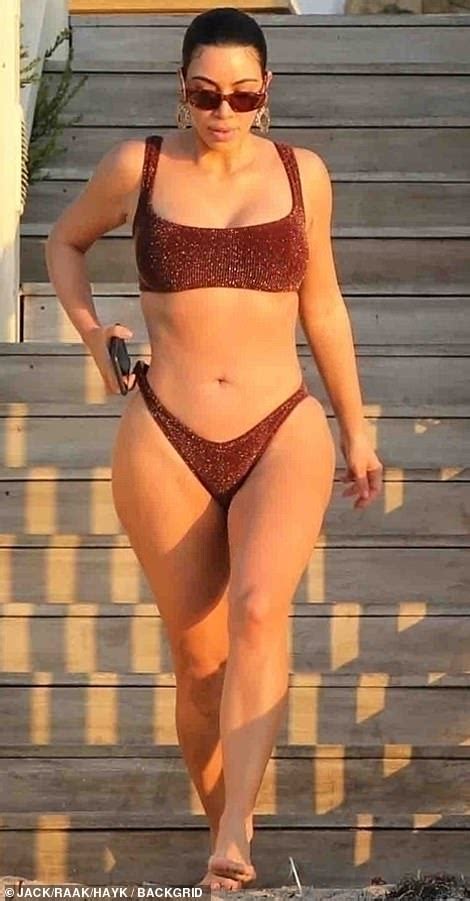 Kim Kardashian Shows Off Her Hourglass Figure In A Bikini As She Hits My Xxx Hot Girl