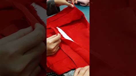 Cara membuat pola baju gamis duyung belajar pola gamis duyung dengan cara mudah. Cara menjahit kerah baju - YouTube