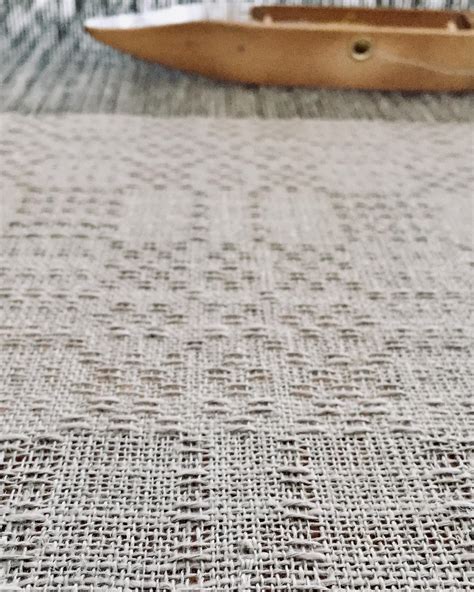 Free Weaving Pattern ~ Lace Table Runner Gist Yarn