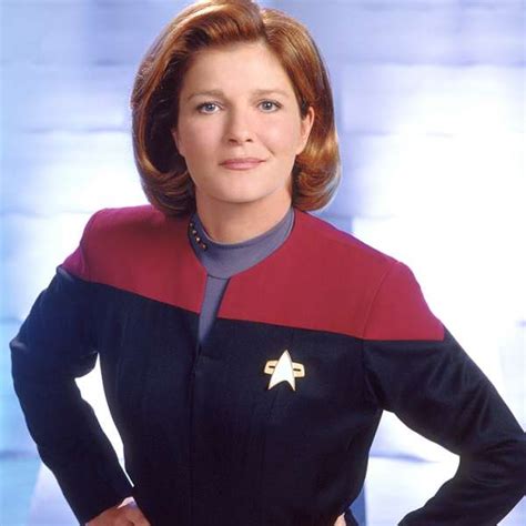Idle Hands Nycc Kate Mulgrew Returns As Captain Janeway In Star Trek