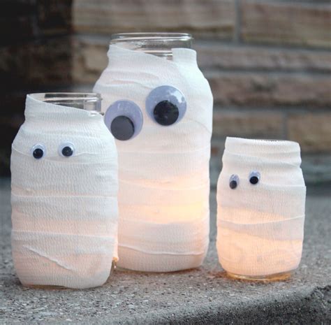Use Mason Jars To Create Spooky Halloween Decorations Chicago Parent