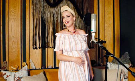Katy Perry Shows Off Her Pregnancy Belly Button