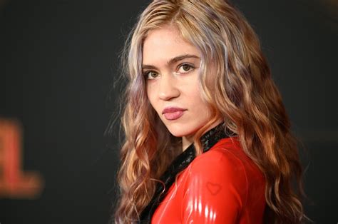 Grimes Attempts To Legally Selling Her Soul For 10 Million