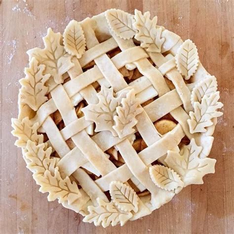 22 Insanely Intricate Pie Lattices That Will Give You Baking Goals