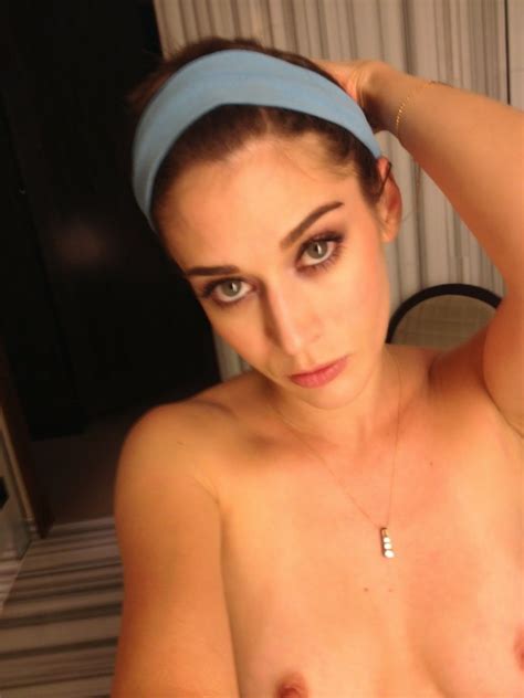Lizzy Caplan Leaked Thefappening Library