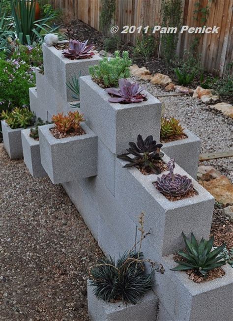 A garden isn't just about compilation of beautiful plants and flowers. Easy Decorative Garden Projects Using Cinder Blocks