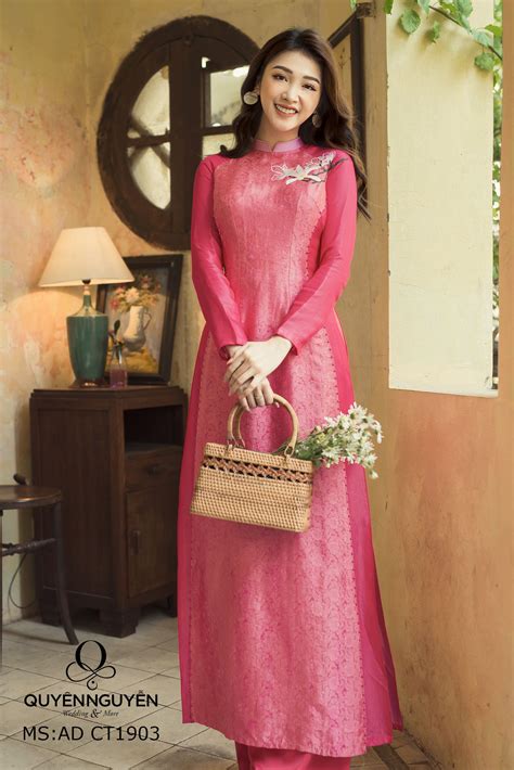 Áo dài Lụa là tơ tằm hồng thêu hoa mộc lan Phong cách thời trang