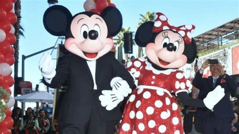 Minnie Mouse Gets Her Star On Hollywood Walk Of Fame A Few Decades