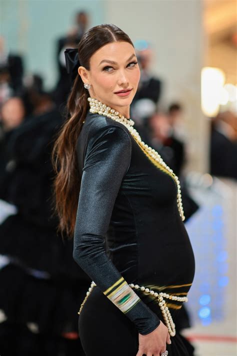Karlie Kloss Is Pregnant Model Reveals Pregnancy At The Met Gala