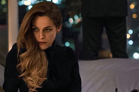The Girlfriend Experiences Riley Keough On Sex With No Emotional