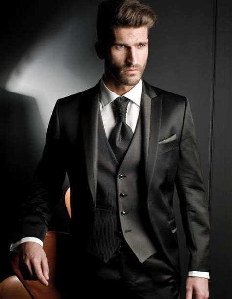 Bespoke Peaked Lapel Three Piece Suit Wedding Suits Men Black Formal Suits Men Wedding Suits