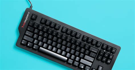 Our Favorite Mechanical Keyboard Drops Some Weight and Width | WIRED
