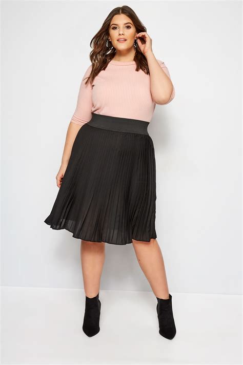 Limited Collection Black Pleated Skirt Sizes 16 To 36 Yours Clothing