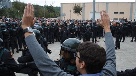 Catalunya La Guardia Civil Quita A Los Agentes Del 1 O Hasta 400 Euros