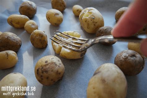 Krossad Potatis Smashed Potatoes Med Fetaost Och Oregano