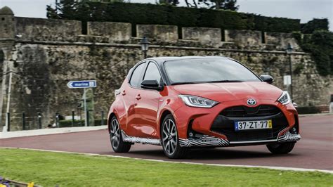 Primera Prueba Del Toyota Yaris Hybrid 2020 Para La Ciudad Y Algo Más