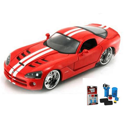 Diecast Car And Garage Diorama Package Dodge Viper Srt10 Red Jada