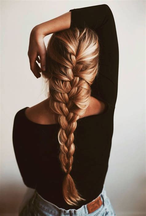 Loving This Loose French Braid French Braid Hairstyles Long Hair Styles Pretty Hairstyles