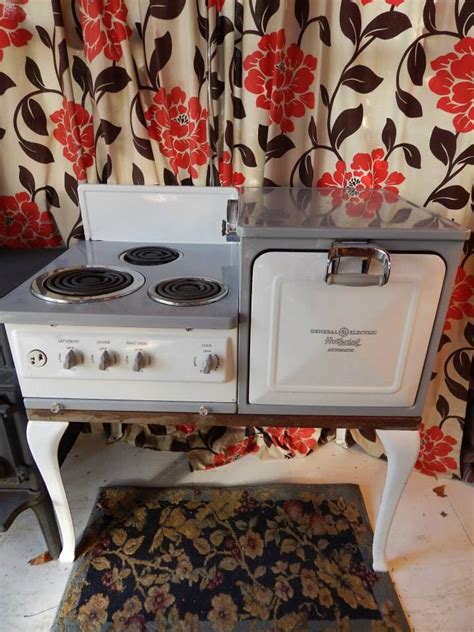 Ge Antique Hotpoint Electric Stove With Oven By Thefridaybarn