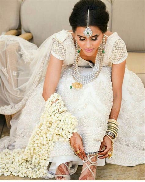 Pin By Syed Kashif On Women S Fashion Things To Wear Indian Bridal Fashion Bridal