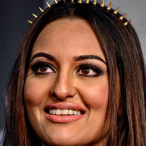 Bollywood Update On Instagram “sonakshisinha Please Leave Your Comments Below F Actress