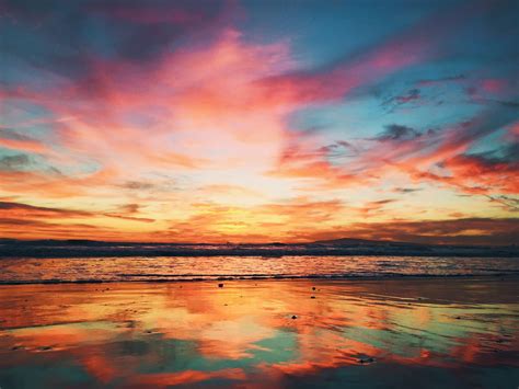 Beautiful Sunset Over The Ocean Ig Neonorth Beach Sunset Surf