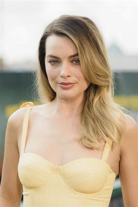 Margot Robbie “once Upon A Time In Hollywood” Photocall In Berlin