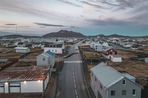 As Hundreds Of Earthquakes Shake Iceland Authorities Warn Of A High