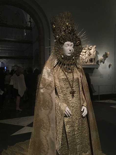 Preview The Met Gala Exhibition Heavenly Bodies Fashion And The