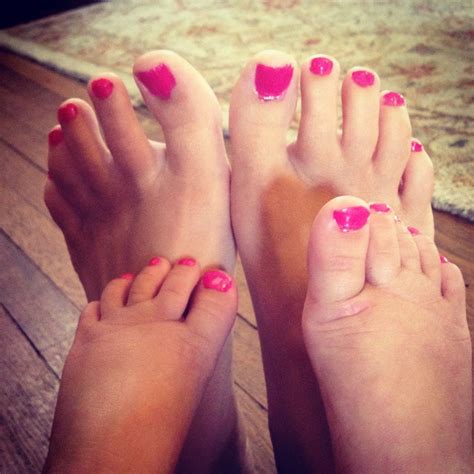 Mother Daughter Picturei If I Can Get Our Toes Done In Time Mother Daughter Pictures