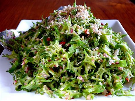 Crunchy wing beans (or other kinds of beans) tossed in a dressing. A Daily Obsession: Linda' s Four-Winged Bean Salad