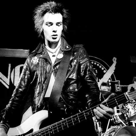 sid vicious bass player of the sex pistols 1977 r oldschoolcool