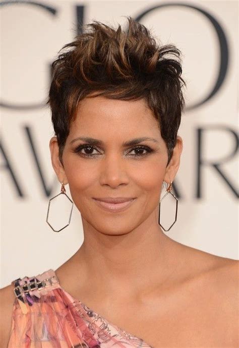 Halle Berry Short Spiked Pixie Cut Always Loved Her Short Hair Cut Halle Berry Hairstyles