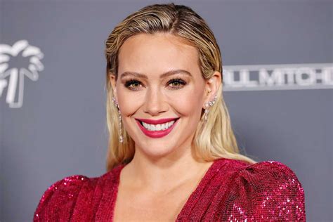 hilary duff started singing to separate herself from lizzie mcguire