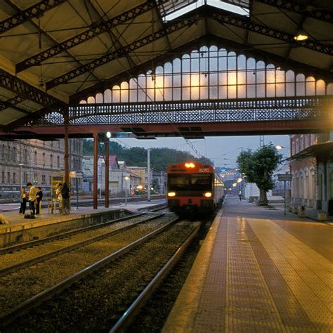 Arquitectura En ExtinciÓn La Estación De Tren De Donostia En Riesgo
