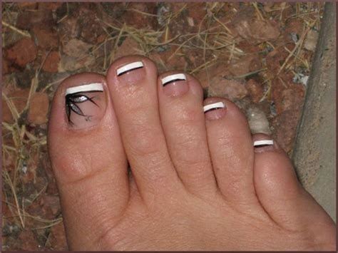 43 Perfect Fall Toenail Design Ideas To Complete Your Style Pedicure