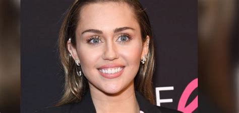 Miley Cyrus Shows Off Her Abs In Skimpy Black Bikini Fox News