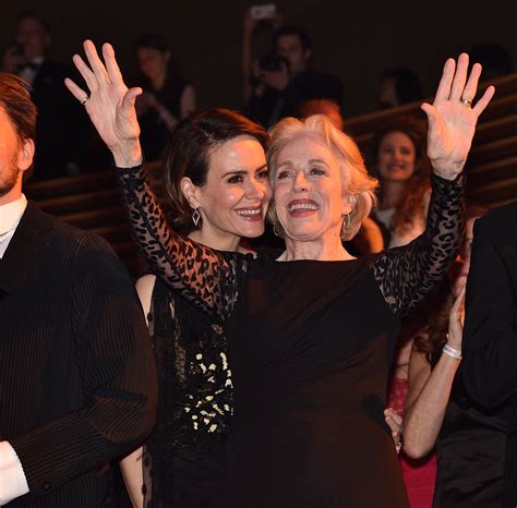 Holland Taylor Is Sarah Paulson S Partner Who Is 31 Years Older Than Her — Facts About The Actress